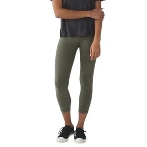 Lululemon Wunder Under Green Cropped Leggings Size 6